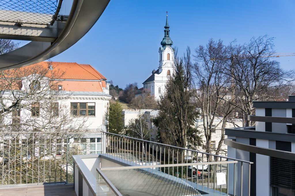 Vienna Garden Residence Luaran gambar