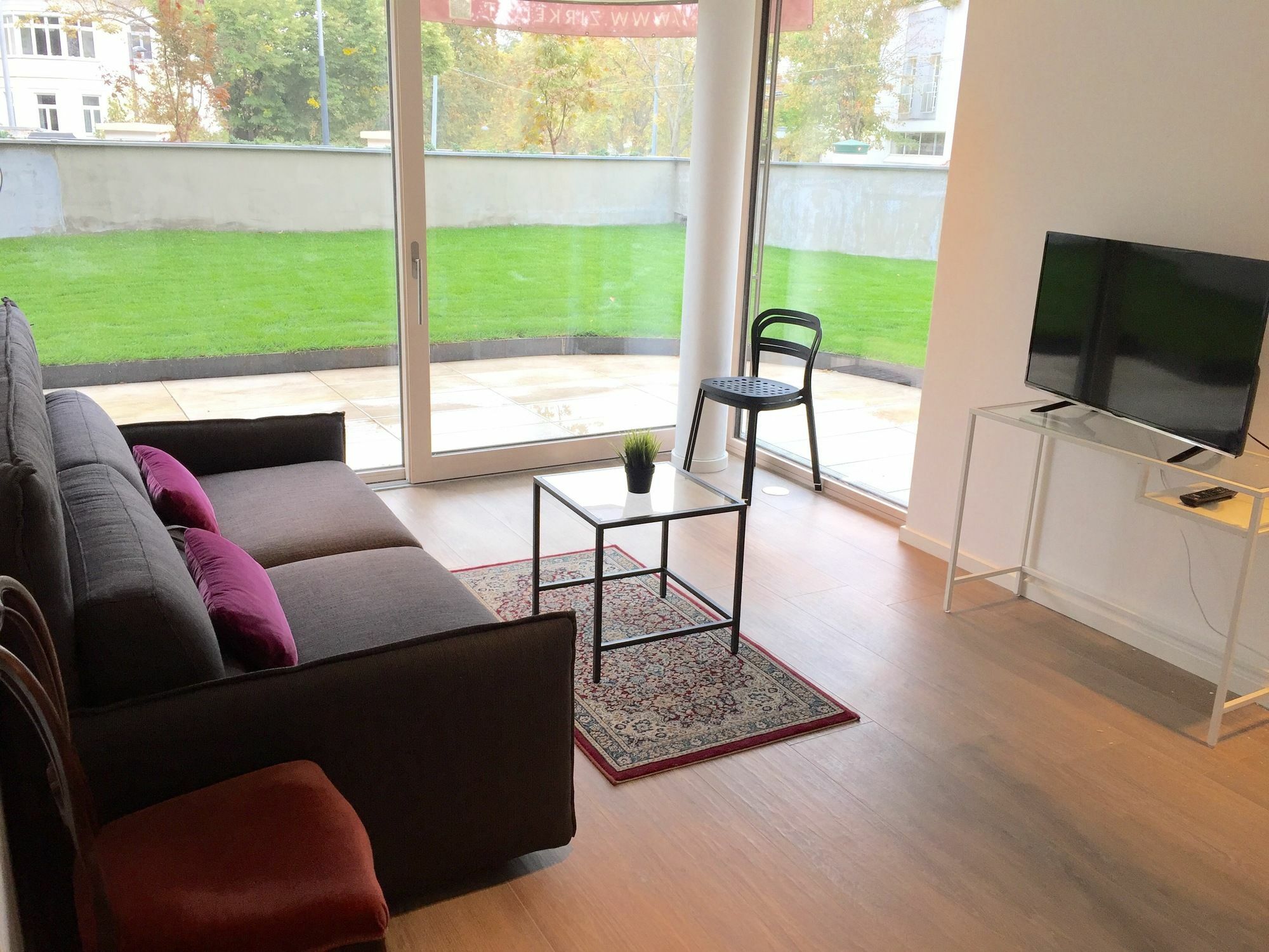 Vienna Garden Residence Luaran gambar